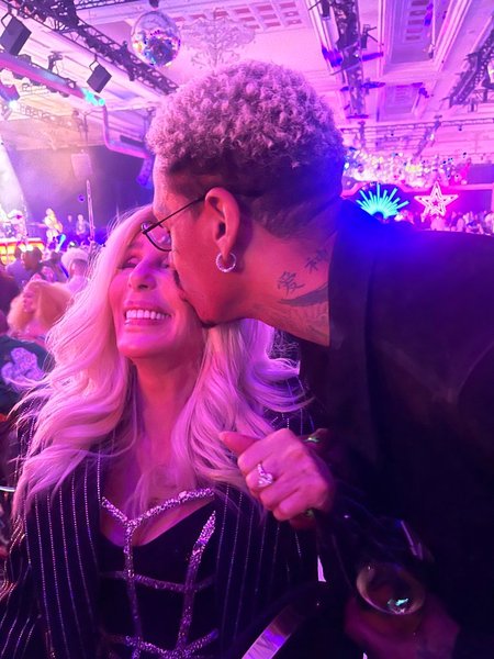 шер, шер бойфренд, бриллиантовое кольцо, помолвка, александр эдвардс