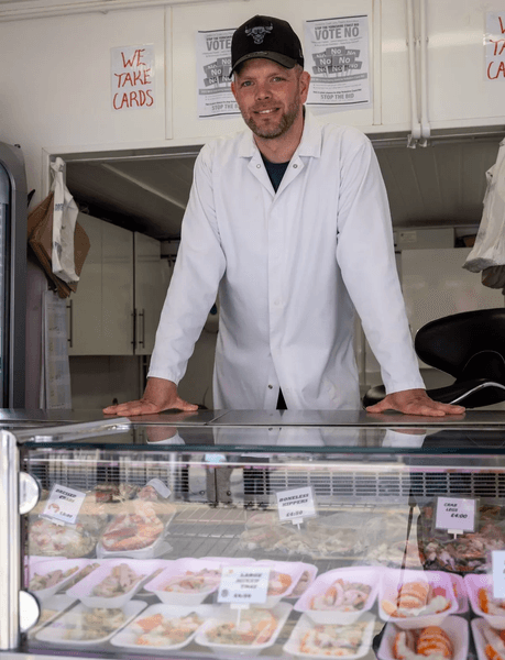 Приморське місто, місто в Англії, Скарборо, місто потопає у злочинності, туристичне місто, люди бояться виходити,