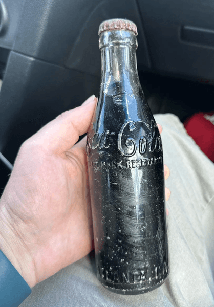 Coca-Cola,  бутылка, антиквариат, редкая находка, запечатанная бутылка, начало 1900-х, коллекционер, музей Coca-Cola
