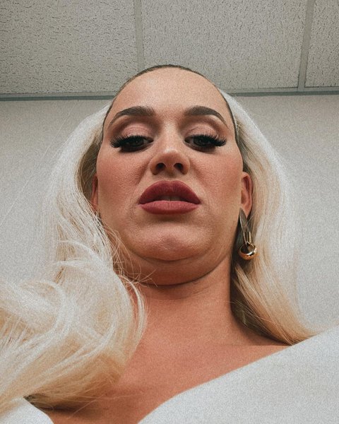 Кэти Перри, селфи, певица