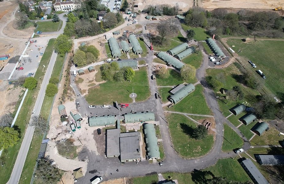 военная база, декорации