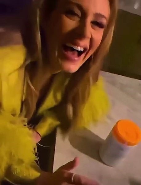 Адель, вечеринка