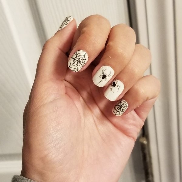 Тренди манікюру Геловіну 2021 — готичний стиль