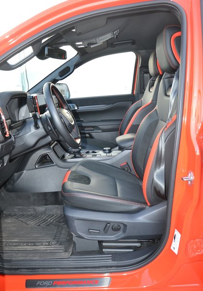 передні сидіння Ford Ranger Raptor, Ford Ranger, новий Ford Ranger Raptor, пікап Ford