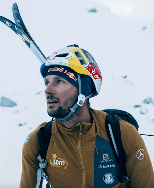 У вересні 2025 року польський альпініст Анджей Баргіль увійшов в історію, спустившись із вершини Евересту на лижах