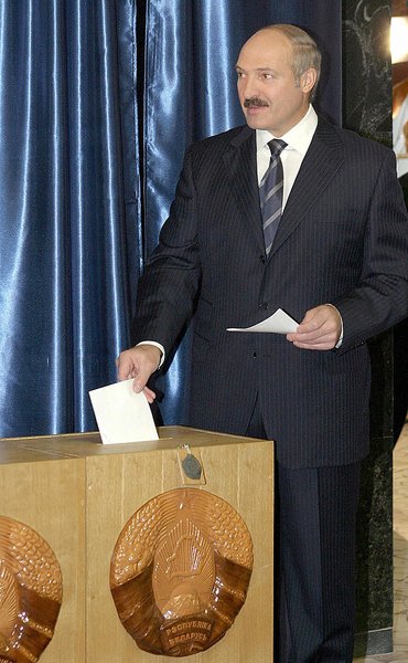 Олександр Лукашенко, вибори президента білорусі, вибори лукашенка, лукашенка 7 термін, біографія лукашенка, хто конкурент лукашенка, хто наступник лукашенка