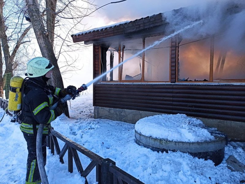 Киев, пожар, парк, Дружбы Народов, Муромец, тушение, кафе, сгорело, возгорание, ГСЧС, спасатели