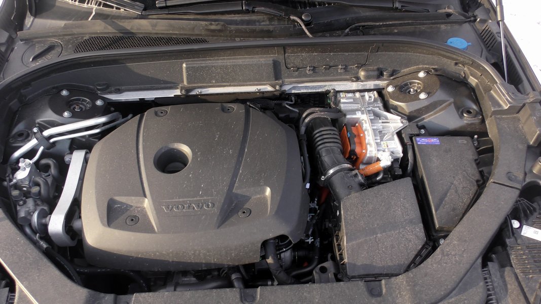 Volvo XC60, двигатель, электромотор, гибрид