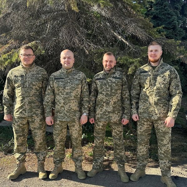 известная украинцы на фронте, Сергей Жадан ВСУ, Артем Овдиенко на фронте, Артем Лоик Нацгвардия, украинские артисты ВСУ, писатели на фронте, волонтеры в армии, актеры на фронте 2024, украинские блогеры военные, артисты добровольцы, Вооруженные силы Украины 2024, культурный десант ВСУ.