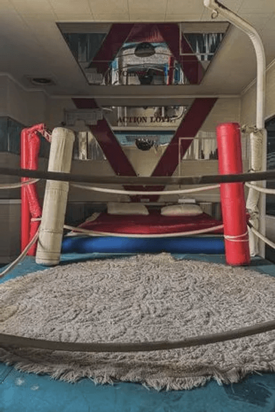 Покинутий готель, покинута будівля, тематичний готель, мотель, готель після пожежі, особлива будівля, мотель кохання, мотель для закоханих