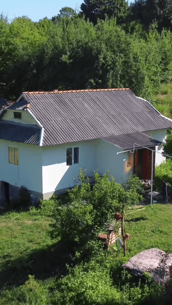 Дом в деревне без дороги