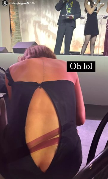 кріссі тейген, сукня