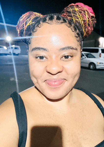 Жінка з бородою, волосся на обличчі, зовнішній вигляд, густа борода, бакенбарди, вуса, прийняла себе, люди знущалися, стандарт краси