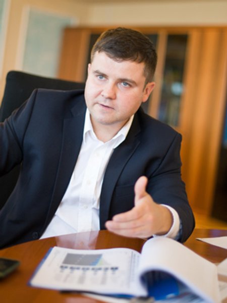 

Олег Прохоренко уверяет, что по сравнению с Украиной в Польше население и промышленность потребляют в 2–2,5 раза меньше газа
