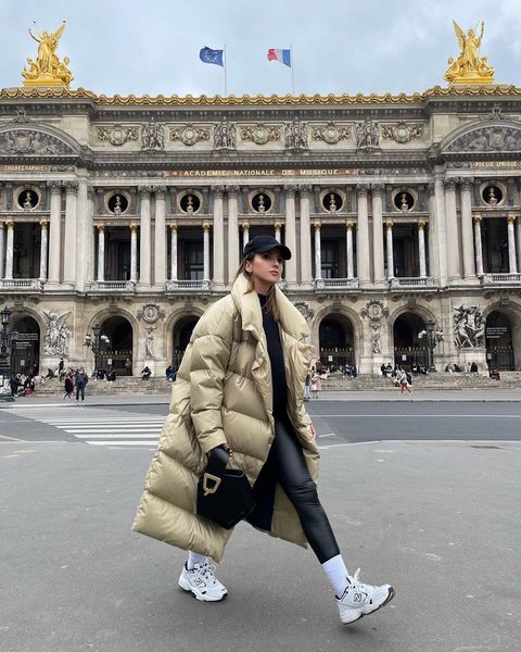 модні пуховики на осінь, модні тренди 2023, пуховик на листопад