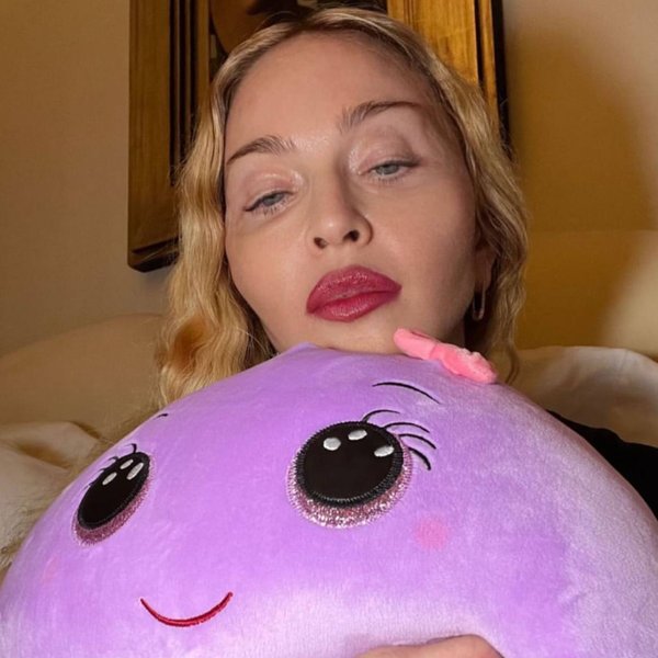 Мадонна, подарок, игрушка