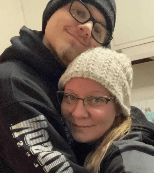 Эми Спаркс с сыном и возлюбленным