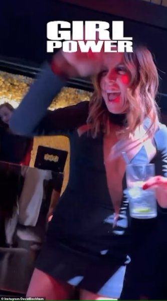 Виктория Адамс, Мелани Браун, Мелани Чисхолм, Джери Халлиуэлл, Эмма Бантон, виктория бекхэм, джери хорнер, спайс герлз, день рождения, юбилей