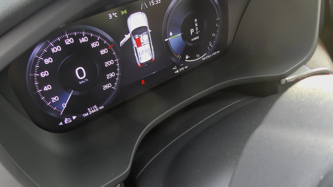 Volvo XC60, приборная панель, фото