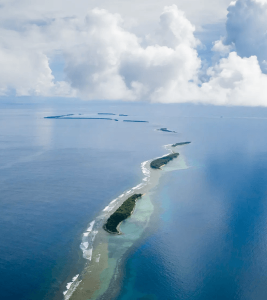 Остов Тувалу, острова, небольшое государство, страна в Тихом океане, рай для туристов, почти нет дорог, дайвинг, после Ватикана