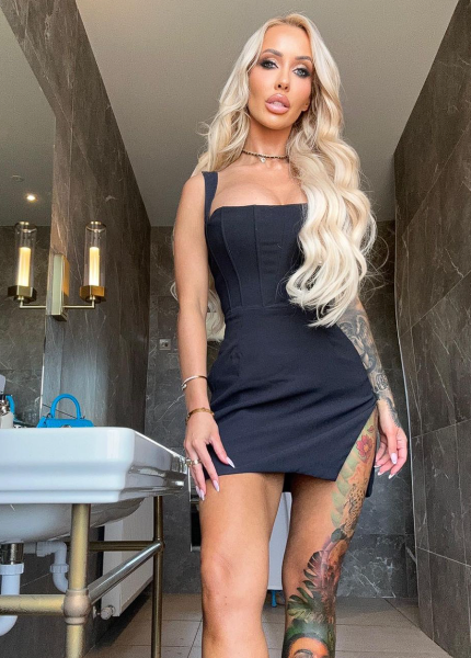 Модель із Шотландії, учасниця конкурсу краси Модель із Шотландії, учасниця конкурсу краси, авторка контенту, OnlyFans, яка продає воду з ванної, заробила статки