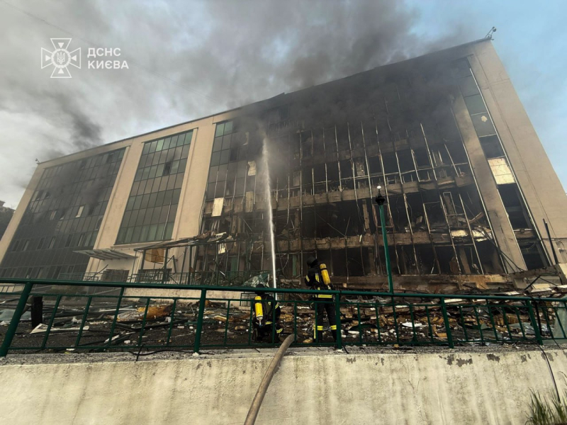 Обстрел на Киев Руските въоръжени сили извършиха обстрел на Киев в нощта на 10 юни