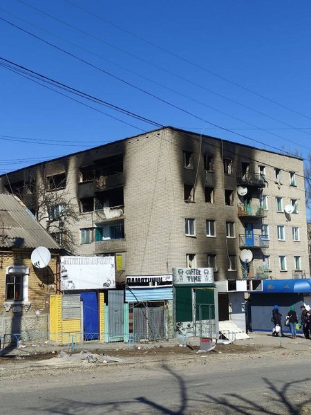 разбитый дом в изюме, Илья Пунтусов, город изюм, изюм в оккупации, изюм во время войны