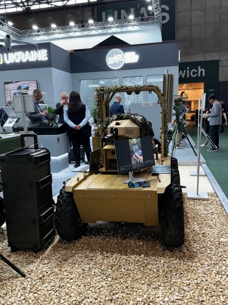 Робот Равлик, наземный дрон Равлик, Eurosatory 2024