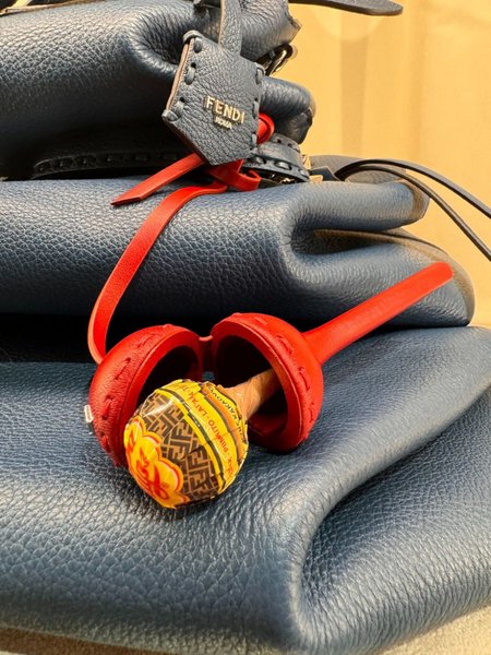 Fendi, чехол, леденцы