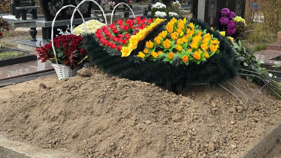 Як виглядає могила Кашпіровського