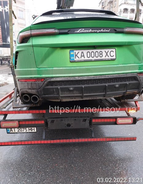 Lamborghini Urus, кроссовер Lamborghini, эвакуатор в Киеве, эвакуаторы в Киеве, нарушение ПДД