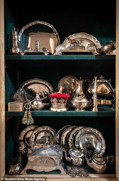 аукцион, замок данробин, картины, граф сазерленд