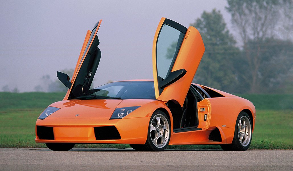 Lamborghini Murcielago (2001–2010). На фото — базовая версия, выпускавшаяся с 2001 по 2006 год