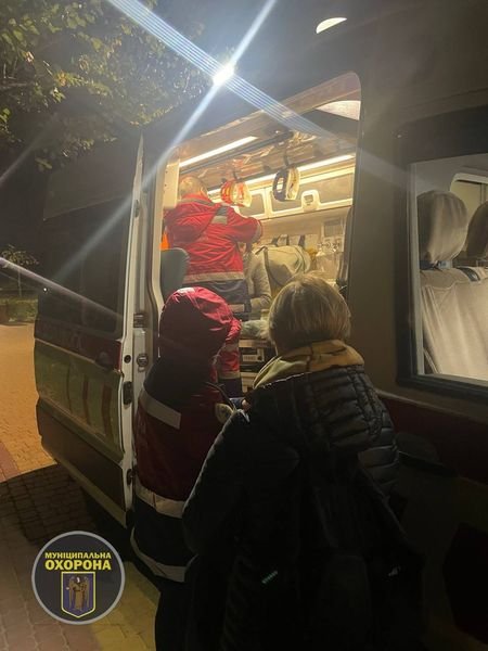 рыболовный крючок, крючок в голове, скорая помощь, медицинская помощь