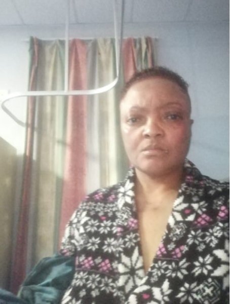 Госиаме Ситхоле, жена