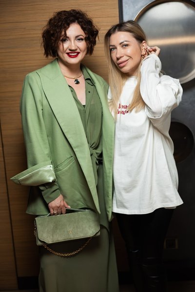 Оля Цибульська, Юла