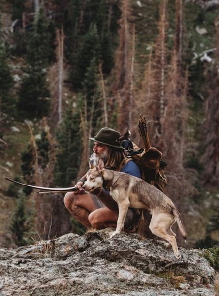 Мужчина жил в пещере, пережил инфаркт, сердечный приступ, реабилитация после операции, не мог ходить, изменил жизнь, занимался охотой,