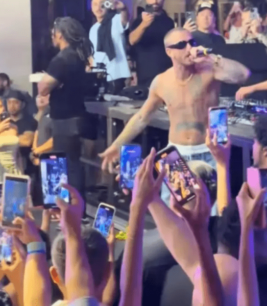 Двійник Джастіна Бібера Двійник Джастіна Бібера на сцені