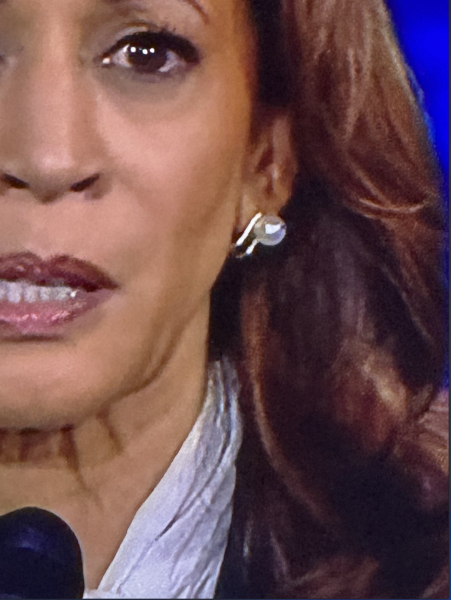 скриншот дебатів Камали Гарріс Вибори в США, сережки, Гарріс, скандал, дебати