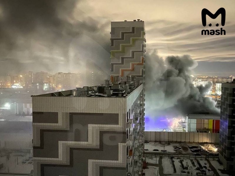 В Москве горит подстанция