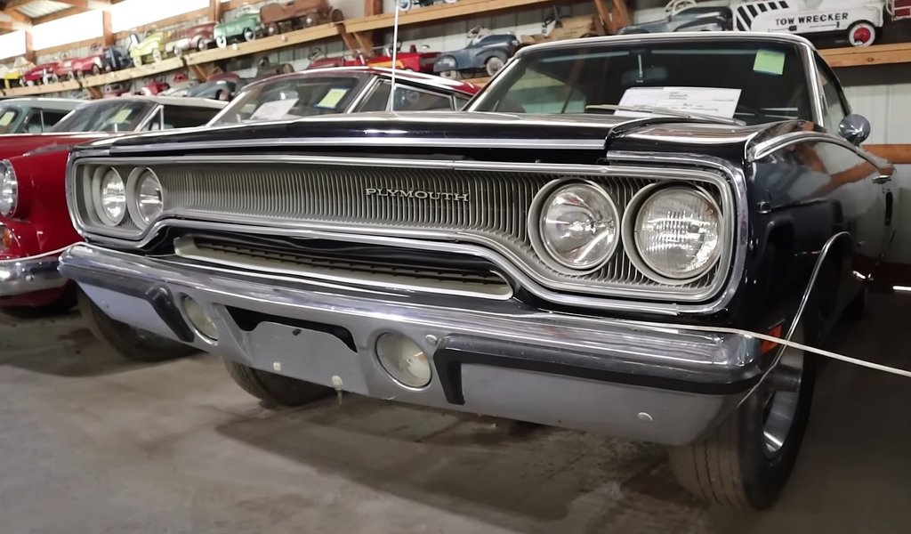 коллекция авто, коллекция Элмера, продажа авто, Chevrolet Corvette, Ford Mustang, Dodge Challenger