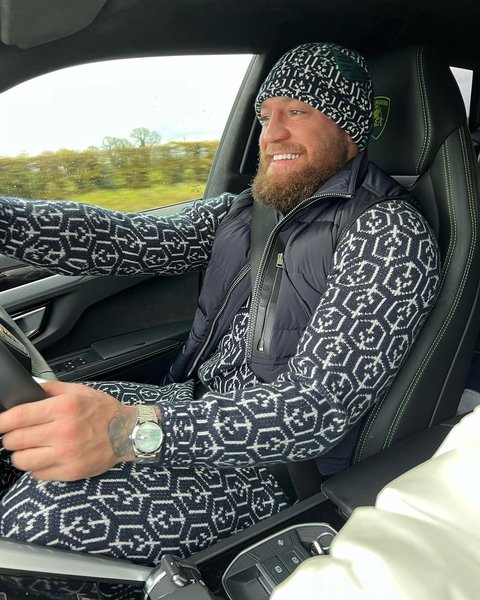 Конор Макгрегор, ламборгини, суперкар