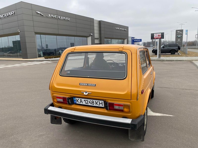 У авто рідна фарба кузова