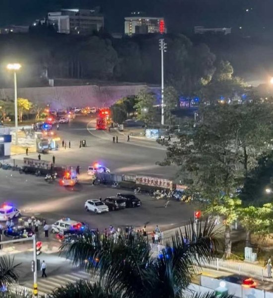 китай дтп, китай, авария, въехал в толпу