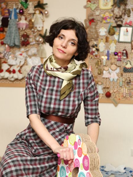 

Светлана Ройз: "Хорошо, когда мы рассказываем ребенку, как совершили ошибку, выжили, а потом еще и посмеялись над этим. Критическое мышление — не про критику, а про возможность сомневаться"
