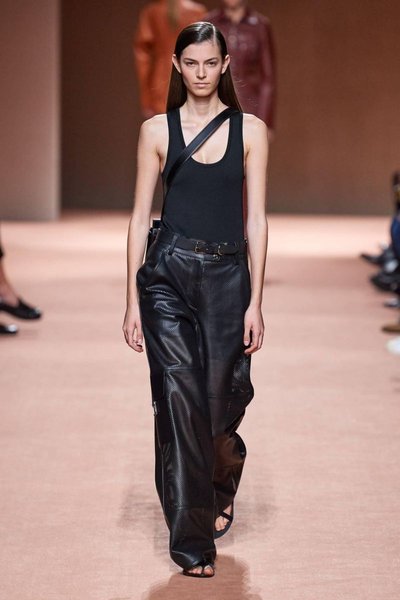 модные тренды, женская одежда, лето 2020, майки, майки алкоголички, фото