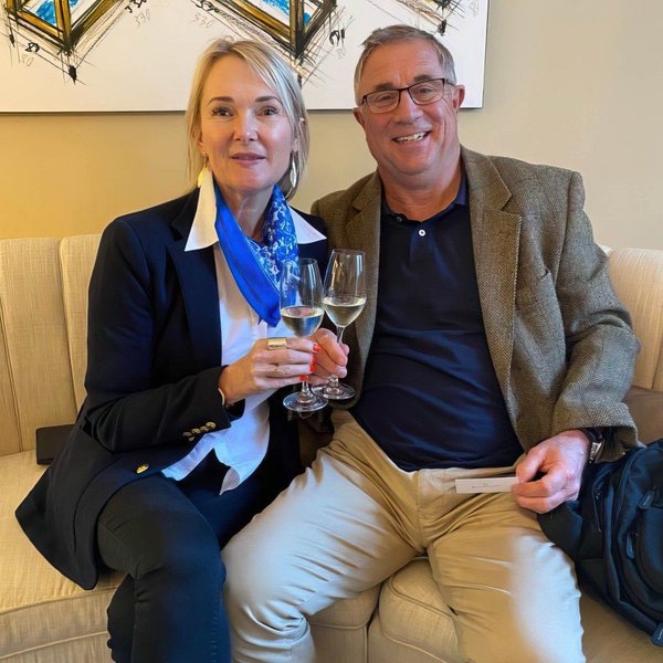 Победитель лотереи, выиграл в лотерею, сорвал джекпот, семейная пара, развод, живут в особняках, новые возлюбленные,