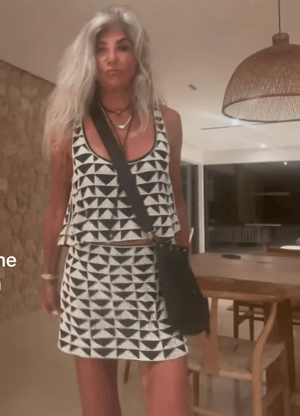 Пенсионерка посещает ночные клубы, ночные клубы, тусовки, пенсионерка ходит по клубам, поехала на Ибицу, тусовщица