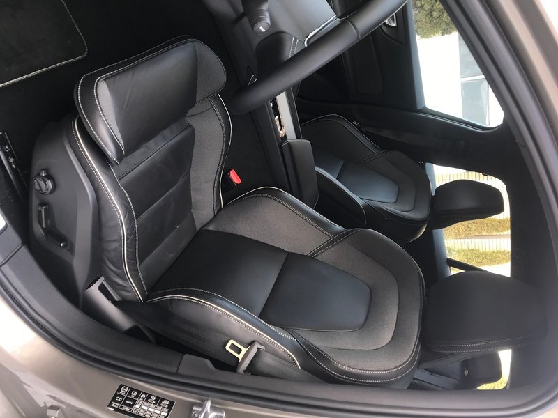 кресло водителя Volvo V60, передние сиденья Volvo V60, Салон Volvo V60, volvo v60 обзор, вольво в60, volvo v60 тест драйв, volvo v60 отзывы, Volvo V60 B4 R-Design