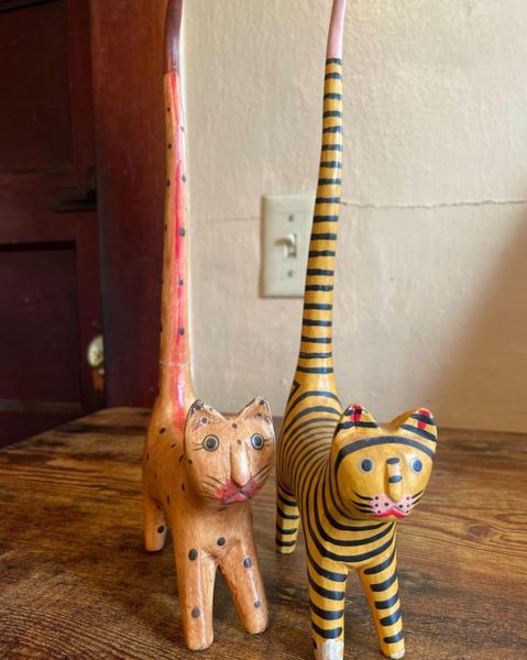 Знахідки на секонд-хенді, цікаві речі в комісійних магазинах, фігурки, дрібнички, цікаві штуки, США